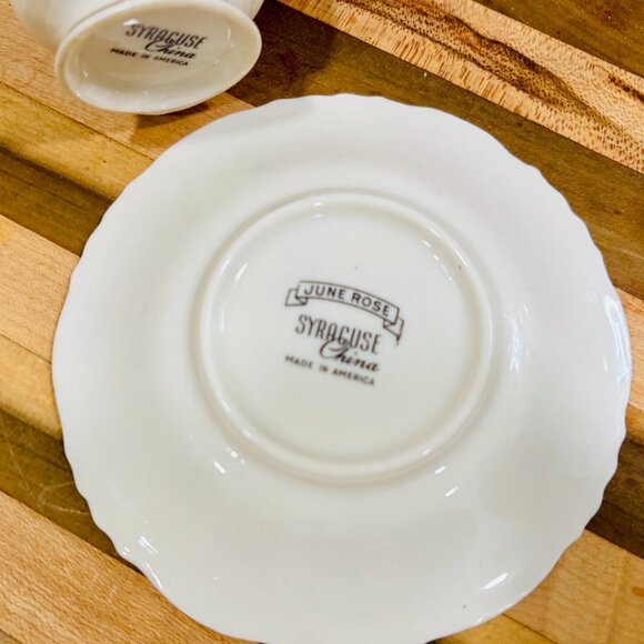 Vintage Queen Anne Bone China Tea Cup & Saucer - Picture 5 of 5